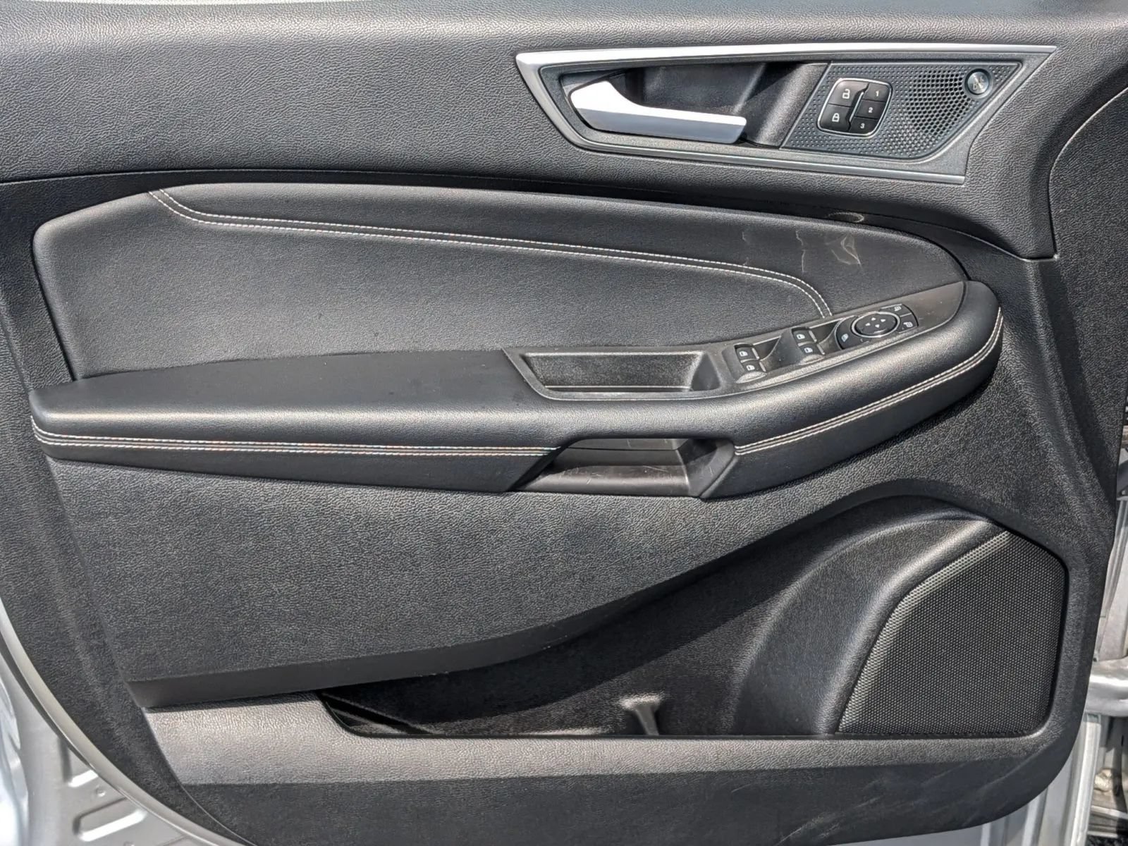Used 2024 Ford Edge Titanium AWD/4WD image 10