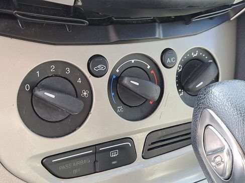 Used 2014 Ford Focus SE image 23