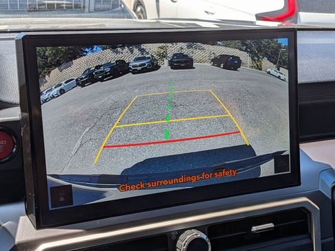 Used 2024 Toyota Tacoma TRD Off-Road image 23