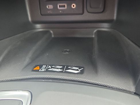 Used 2019 Chevrolet Equinox Premier AWD/4WD image 17