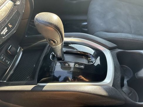 Used 2016 Nissan Rogue SV w/ SV Moonroof Package FWD image 19