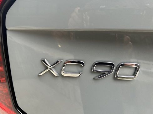 Certified 2025 Volvo XC90 B5 Plus image 13