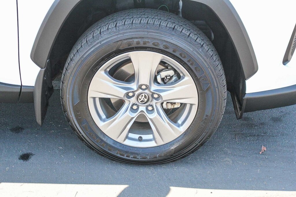 Certified 2025 Toyota RAV4 XLE AWD/4WD image 30