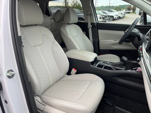 Used 2026 Kia Sorento S FWD image 11