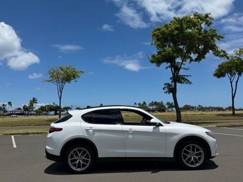 Used 2018 Alfa Romeo Stelvio Ti Sport AWD/4WD image 3