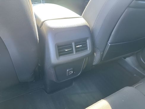 Certified 2024 GMC Terrain SLE image 21