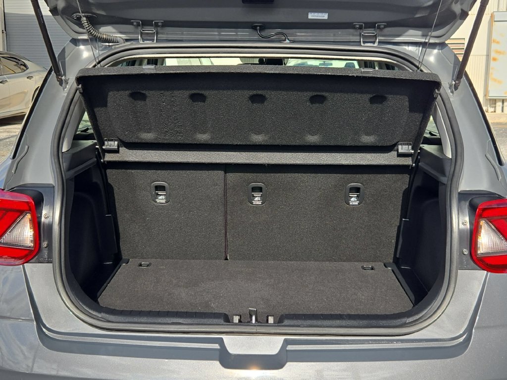 Used 2026 Hyundai Venue SEL FWD image 29