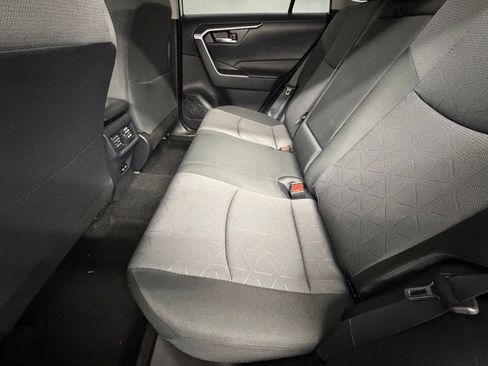 Used 2025 Toyota RAV4 XLE FWD image 39