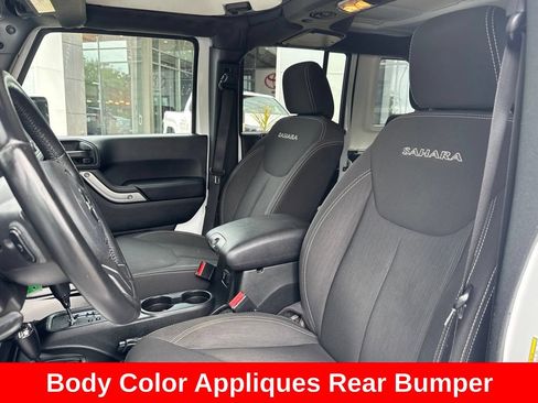 Used 2018 Jeep Wrangler Unlimited Sahara w/ Connectivity Group AWD/4WD image 12