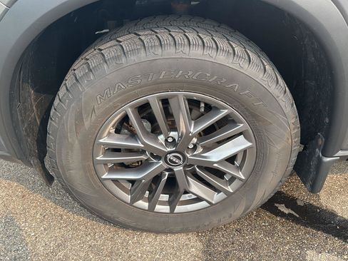 Used 2023 Nissan Rogue S AWD/4WD image 9