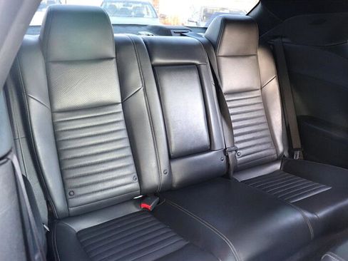 Used 2011 Dodge Challenger SE image 17