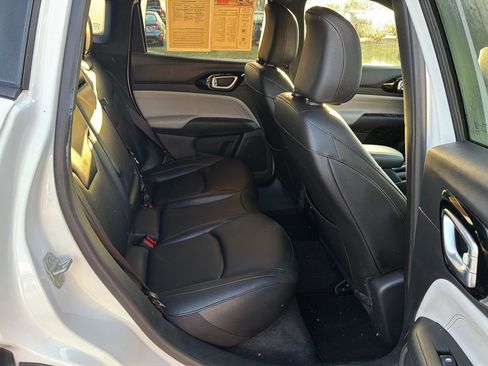Used 2024 Jeep Compass Limited AWD/4WD image 12
