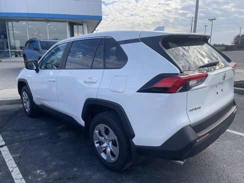 Used 2022 Toyota RAV4 LE image 4