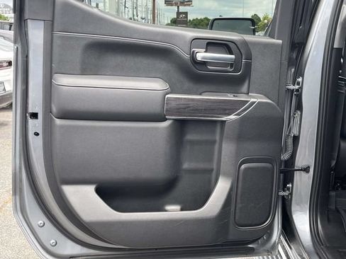 Used 2021 Chevrolet Silverado 1500 LTZ w/ LTZ Premium Package AWD/4WD image 17
