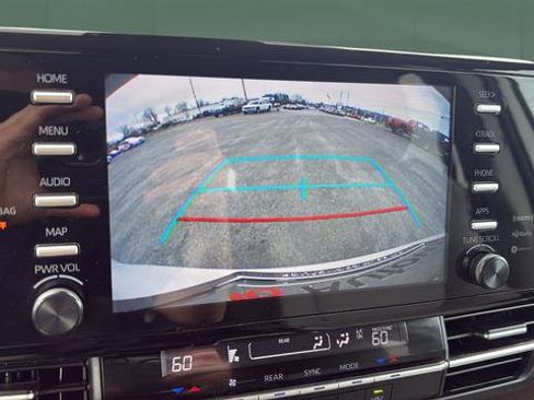 Used 2024 Toyota Sienna LE image 37