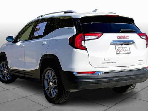 Used 2024 GMC Terrain SLT image 12