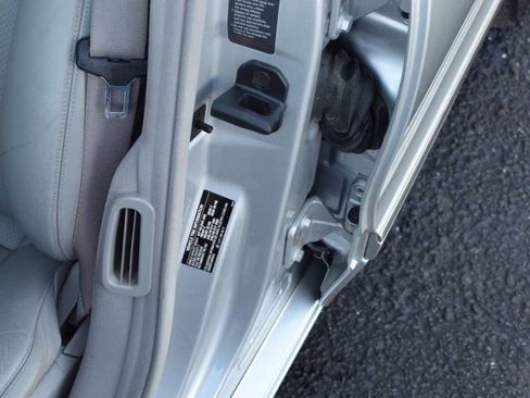 Used 2004 Mercedes-Benz E 500 Sedan image 32