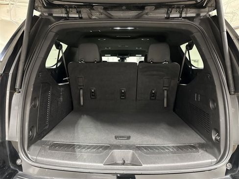 Used 2024 Chevrolet Suburban LT image 24