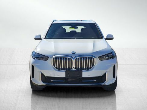 Used 2024 BMW X5 xDrive40i w/ Premium Package image 11