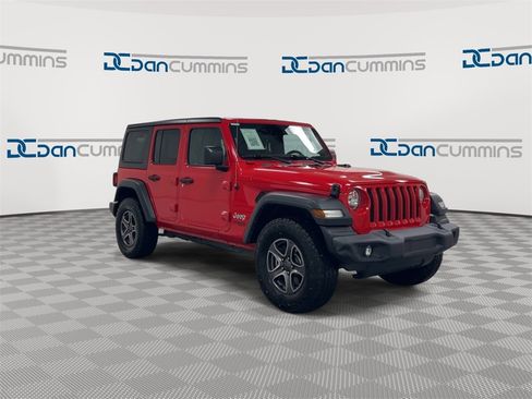 Used 2018 Jeep Wrangler Unlimited Sport S image 2