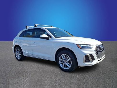 Used 2022 Audi Q5 2.0T Premium w/ Convenience Package image 3