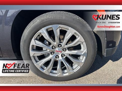 Used 2024 GMC Yukon Denali w/ Denali Reserve Package image 15