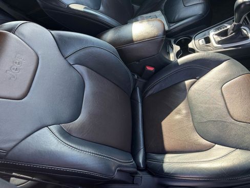 Used 2015 Jeep Cherokee Limited image 15