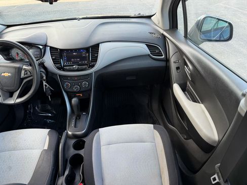 Used 2018 Chevrolet Trax LS AWD/4WD image 23