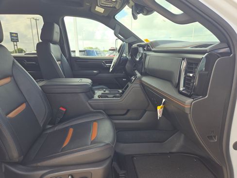 Used 2025 GMC Sierra 2500 AT4 AWD/4WD image 24