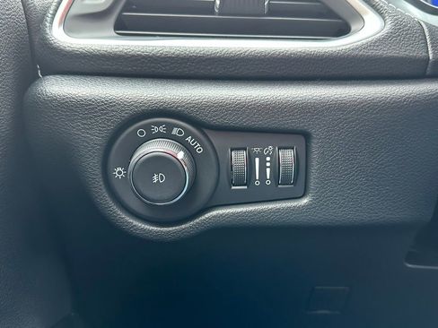 New 2026 Chrysler Pacifica Limited image 26