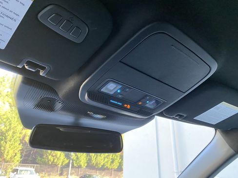 Used 2025 Ford Explorer ST-Line w/ Premium Package RWD image 33