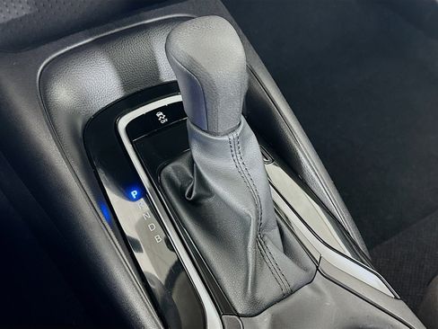 Used 2025 Toyota Corolla LE image 23