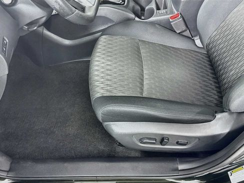 Used 2019 Nissan Rogue SV AWD/4WD image 18