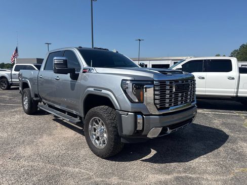Used 2025 GMC Sierra 2500 Denali w/ Denali Reserve Package AWD/4WD image 1