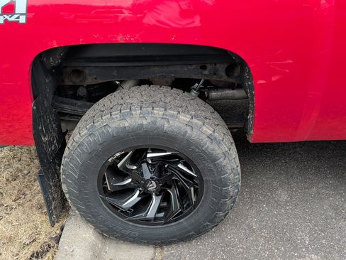 Used 2014 Chevrolet Silverado 2500 LTZ w/ LTZ Plus Package image 7