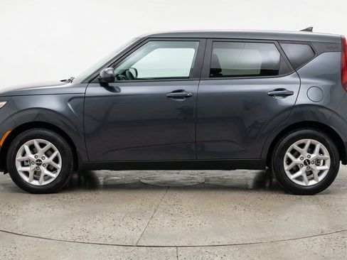 Used 2025 Kia Soul LX w/ LX Technology Package FWD image 5