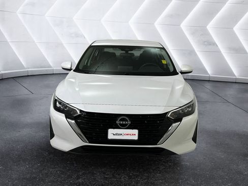 Used 2024 Nissan Sentra SV image 2