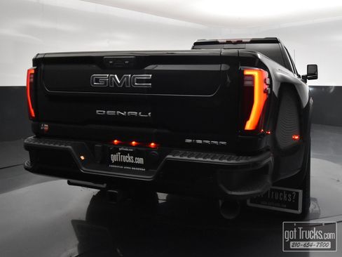 Used 2024 GMC Sierra 3500 Denali Ultimate AWD/4WD image 6