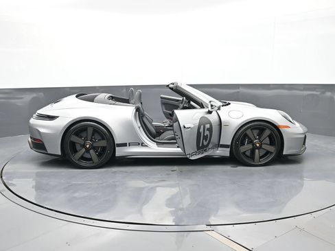 Certified 2026 Porsche 911 Carrera GTS RWD image 33