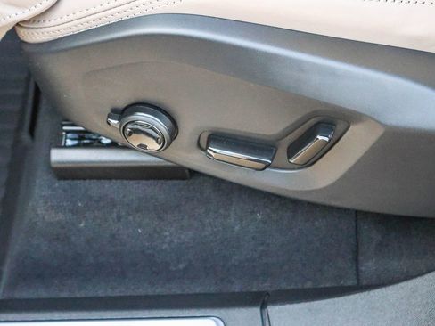 New 2026 Volvo XC90 T8 Ultra w/ Lounge Package image 29