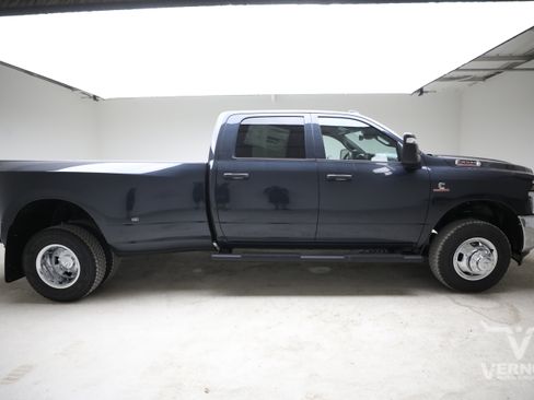 New 2026 RAM 3500 Tradesman AWD/4WD image 6