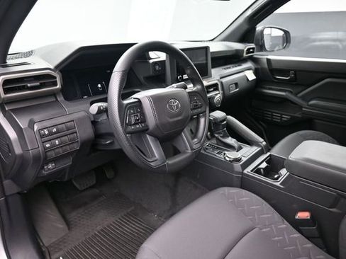Used 2026 Toyota Tacoma SR AWD/4WD image 18