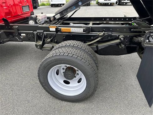 New 2025 Ford F550 XL w/ XL Chrome Package image 8