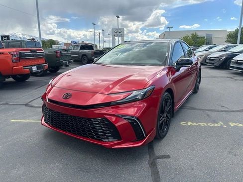 Used 2025 Toyota Camry XSE FWD image 4
