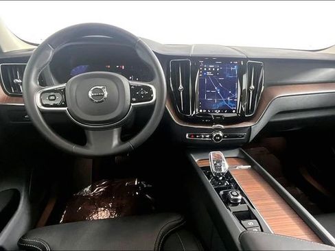 Used 2024 Volvo XC60 B5 Ultimate AWD/4WD image 15