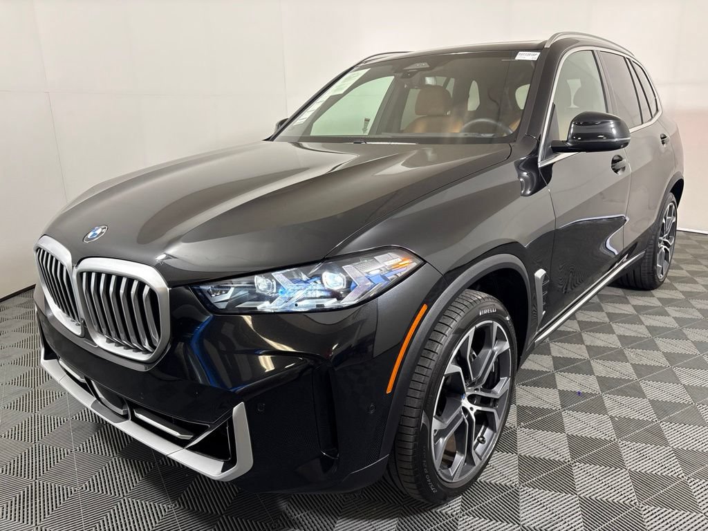 Certified 2024 BMW X5 sDrive40i w/ Premium Package RWD image 2