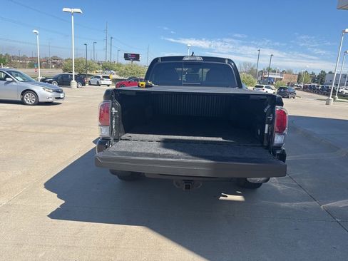 Used 2022 Toyota Tacoma TRD Sport w/ TRD Premium Sport Package image 40