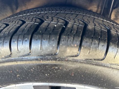 Used 2020 Nissan Versa SV image 24