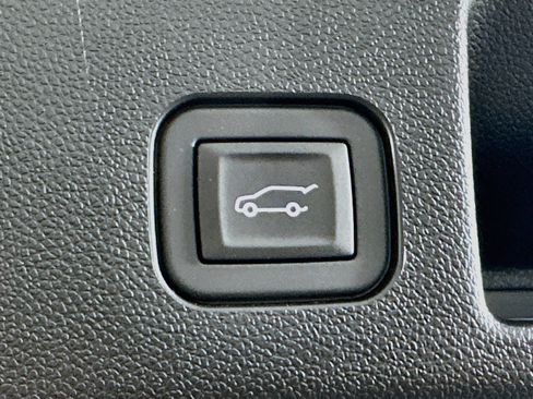 Used 2025 Chevrolet Equinox EV LT FWD image 30