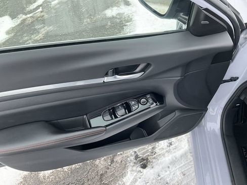 Certified 2024 Nissan Altima 2.5 SR image 27